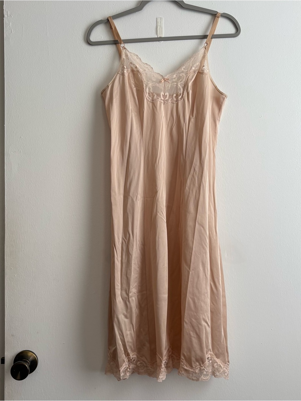 Vintage JCPenney Women’s Beige Nylon Full Slip Lace Trim Solid Regular Size 34